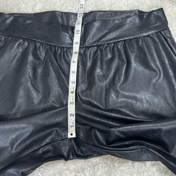 Commando Faux Leather Joggers Womens XL Black Elastic Waist Capsule Edgy 30” - Picture 8 of 11